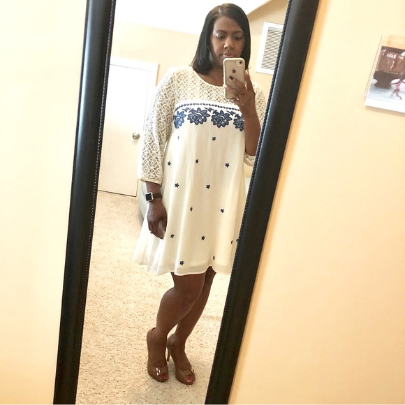 🤑SOLD🤑 BEAUTIFUL SWING DRESS WITH LACE 👗 - Picture 3 of 5